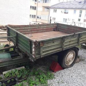 Pogonska prikolica za traktor ili motokultivator