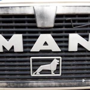 MAN 19403  ZA DJELOVE UREDAN MOTOR,MJENJAČ,DIFERENCIJAL