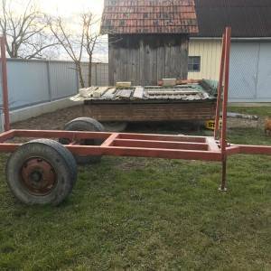TRAKTORSKA PRIKOLICA ZA DRVA(CEZA)
