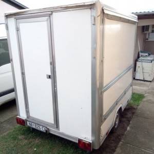 Prikolica Furgon za ugostiteljstvo ili prodaju