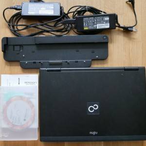 Fujitsu Lifebook E780 Intel Core i7 15,6" 4GB  Docking-Station
