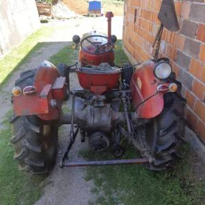 Traktor IMT 533