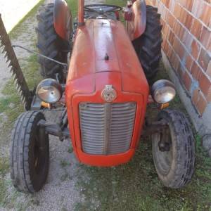 Traktor IMT 533