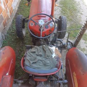 Traktor IMT 533
