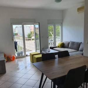 Apartman u Vodicama novonamješteni