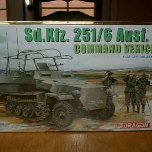Maketa oklopnjak Sd.Kfz.251 Command Vehicle 1/35 1:35