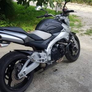 Suzuki GSR 600