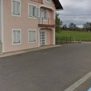 IZNAJMLJUJE SE POSLOVNI PROSTOR U LIČKOM LEŠćU