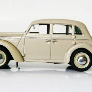 Model maketa automobil Moskić 400 1/43 1:43