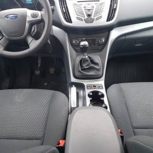 Prodajem Ford registriran god dana