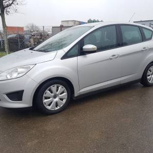 Prodajem Ford registriran god dana