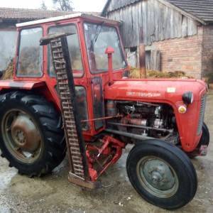 Traktor Imt