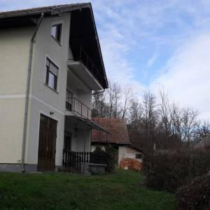 Obiteljska kuća