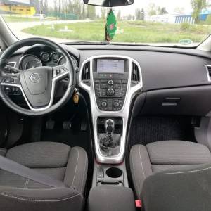 Opel Astra j 1.7CDTI 2011.god. 92KW