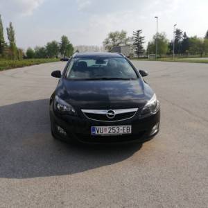 Opel Astra j 1.7CDTI 2011.god. 92KW