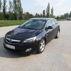 Opel Astra j 1.7CDTI 2011.god. 92KW