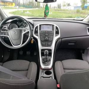 Opel Astra j 1.7CDTI 2011.god. 92KW