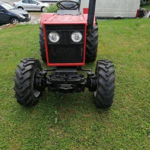 Traktor Universal 300 DTC