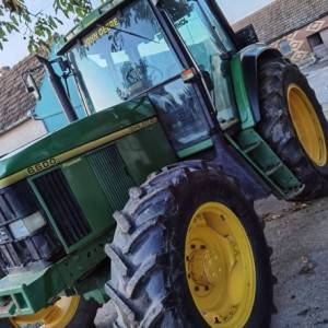 John Deere 6600