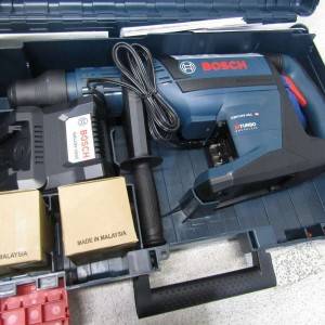 Bosch PROFACTOR 18V Hitman 178SDSMax Rotary Hammer Kit GBH18V45CK24  W
