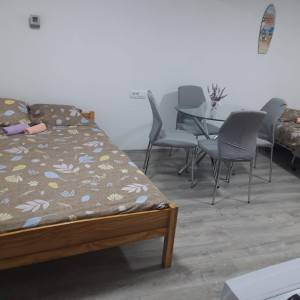 ** Prodajem dva apartmana u Vrsima**