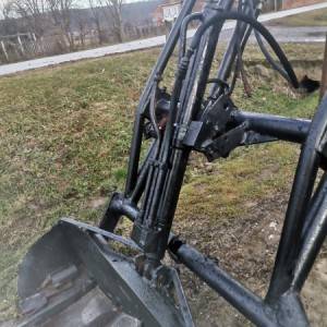 utovarivac za imt traktor