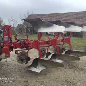 Prodajem plug Vogel Noot 950 Vario 2012. Godina