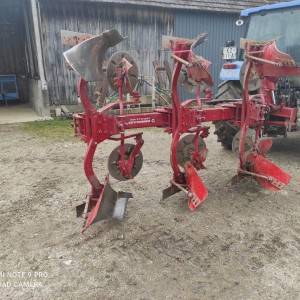 Prodajem plug Vogel Noot 950 Vario 2012. Godina