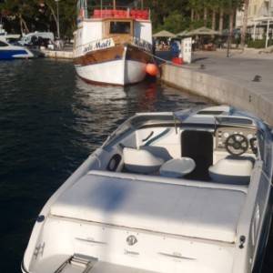 Gliser Aquatron 2350sc sa trailerom , 7m, Mercruiser 4.3 V6