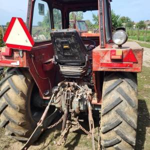 Traktor IMT 558