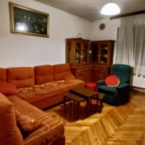 STAN U LUČKOM43m2 POTPUNO NAMJEŠTEN S GARAŽOM