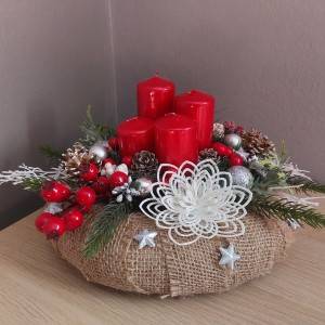 Adventski aranžmani i vjenčići