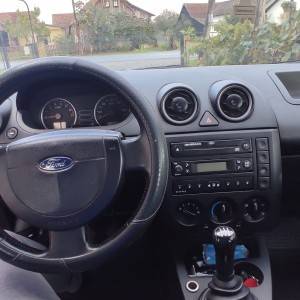 Ford Fiesta, 2004 god.