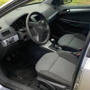 Opel Astra H NEISPRAVNO