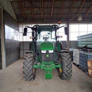 Prodajem TRAKTOR JOHN DEERE 5100R, 2017 GODISTE