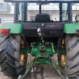 John Deere 2140