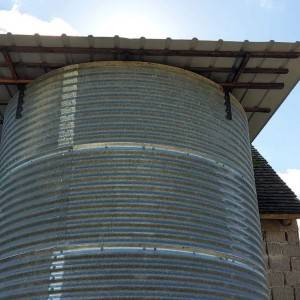 Silos s krovom