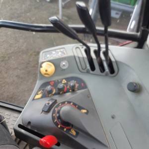 TRAKTOR MASSEY FERGUSON