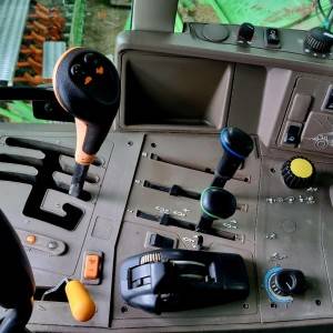 John Deere 6230, 6900rs. 2013g.