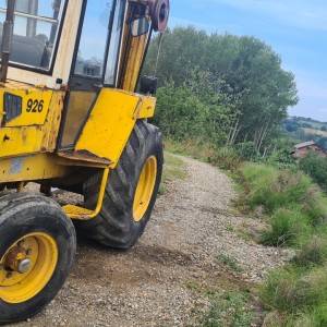 Terenski viljuskar JCB