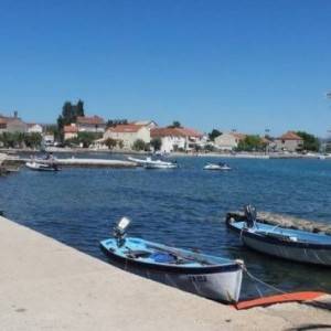 Plac na moru Peljesac-Hrvatska