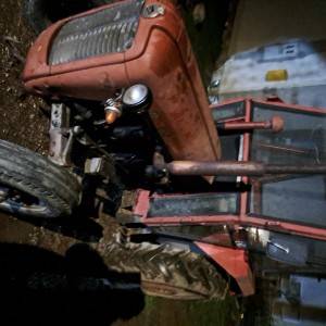 IMT 533 DIJELOVE PRODAJEM POKLOPAC HIDRAULIKA MOTOR BLOK NIJE PUCAN