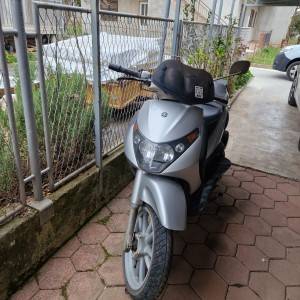 Prodajem Beverly 200,800€