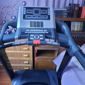 Traka za trčanje Xplorer B-PRO 9.0