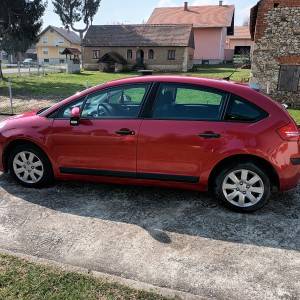 Citroen c4 1.4 16 V, 172000 km, klima, servisiran, nove gume, odličan