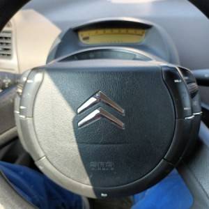 Citroen c4 1.4 16 V, 172000 km, klima, servisiran, nove gume, odličan