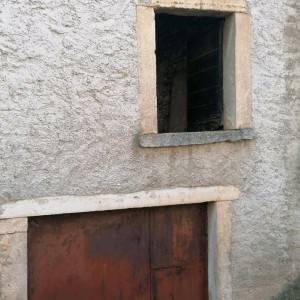 PRODAJEM STARU KAMENU KUĆU (ŠTALU)