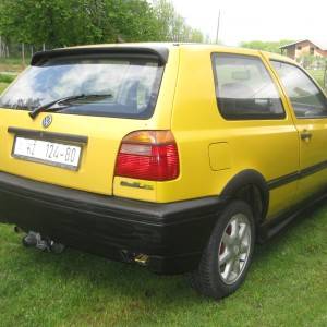 PRODAJEM ILI MIJENJAM GOLF 3