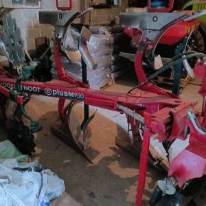 PLUG VOGEL NOOT M 950 3 BRAZDE OKRETAČ