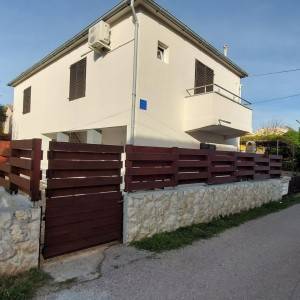 Novouređeni Apartman NILAN ( 2+2) Povljana / PAG